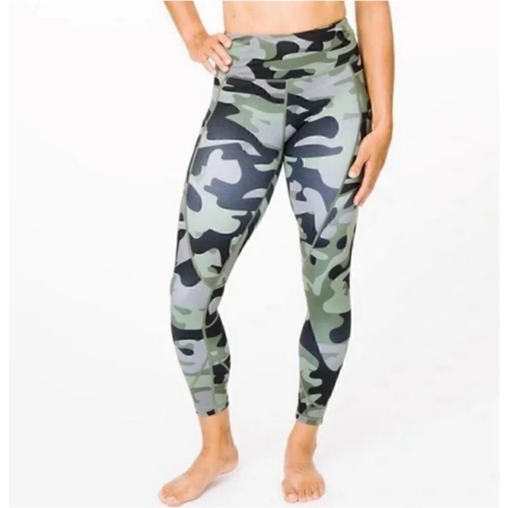 ZYIA Active Green Camo Pocket Light n Tight Hi-Rise 7/8 Size 8-10